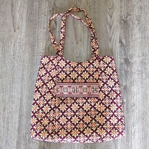 Vera Bradley Medallion print tote bag, magnetic snap close, inside pockets